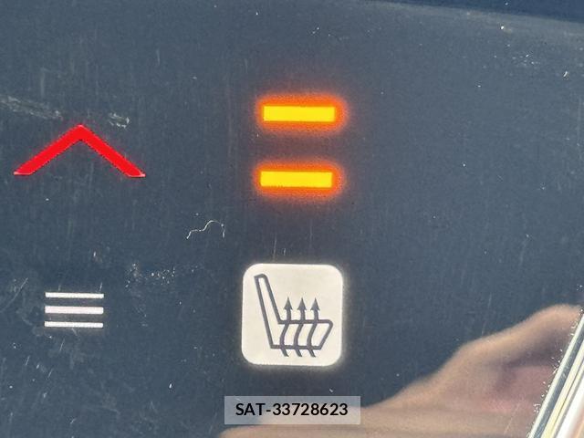 Honda VEZEL 2016-11 8054977-6