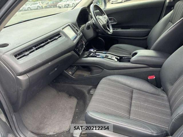 Honda VEZEL 2017-06 8055041-12
