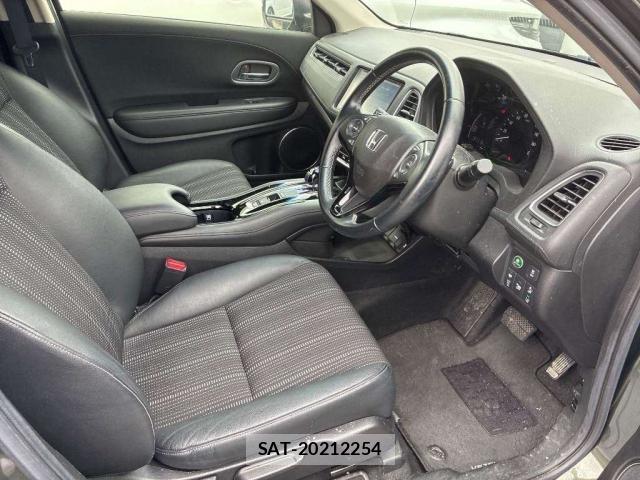 Honda VEZEL 2017-06 8055041-3