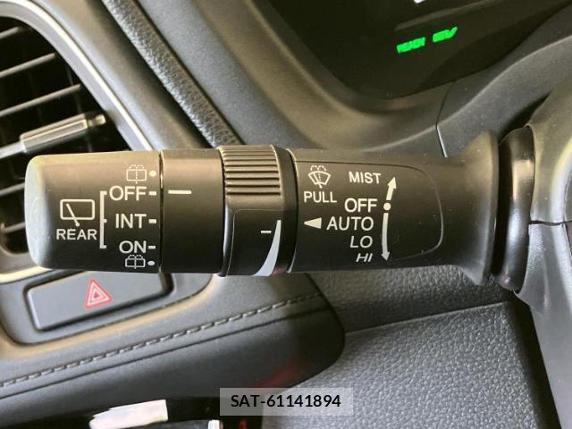 Honda VEZEL 2018-02 8055204-15