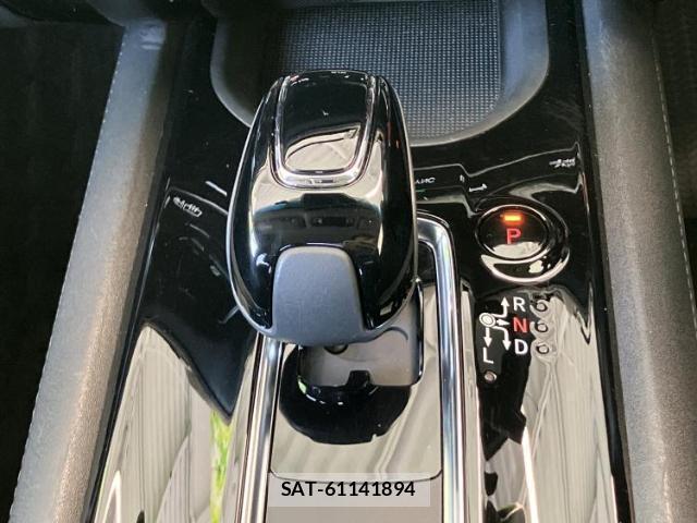 Honda VEZEL 2018-02 8055204-17
