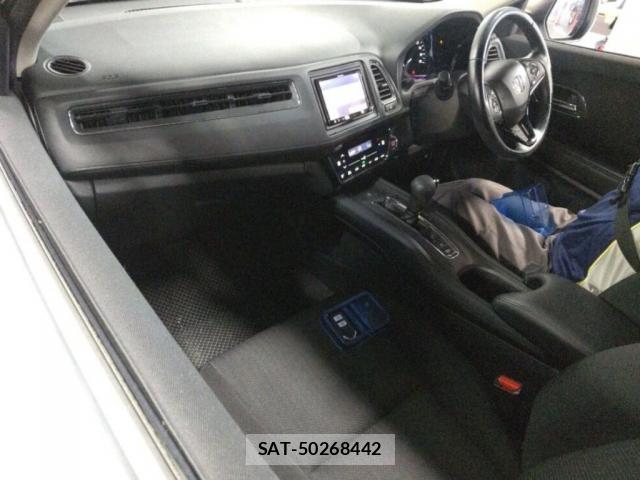 Honda VEZEL 2017-06 8055584-4