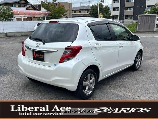 Toyota VITZ 2015-02 8053556-10