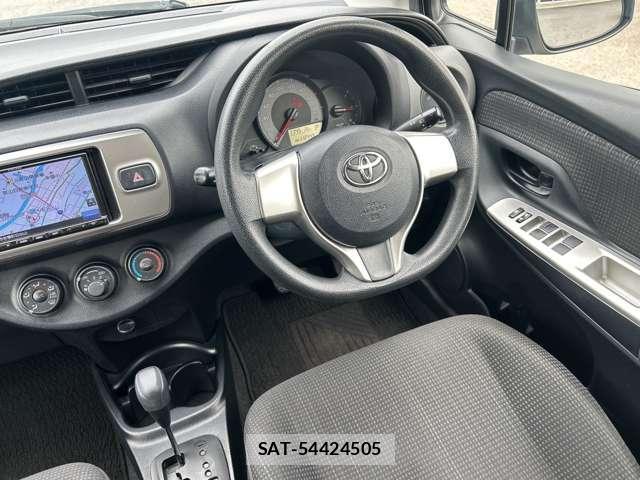 Toyota VITZ 2015-02 8053556-13