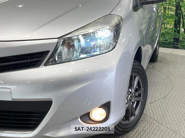 Toyota VITZ 2012-01 8054363-11