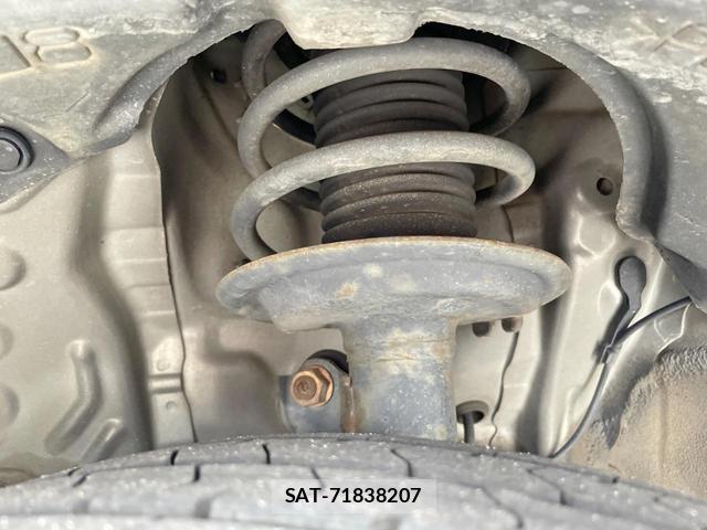Toyota VITZ 2015-06 8054408-17