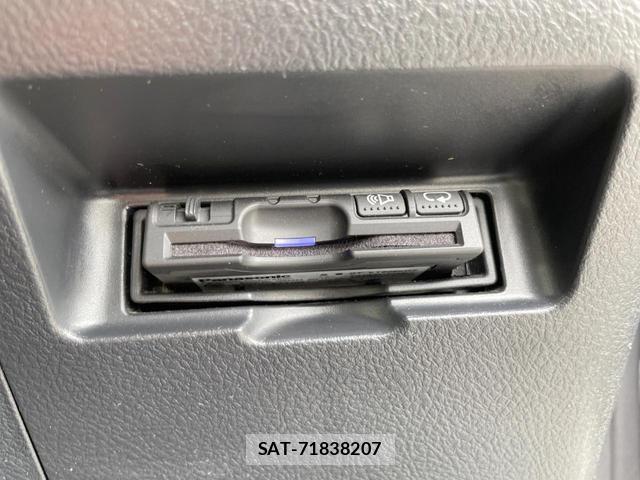 Toyota VITZ 2015-06 8054408-4