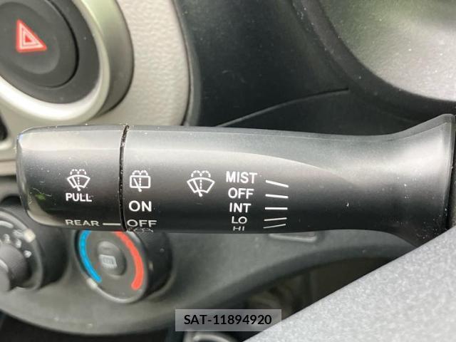 Toyota VITZ 2011-09 8056151-12