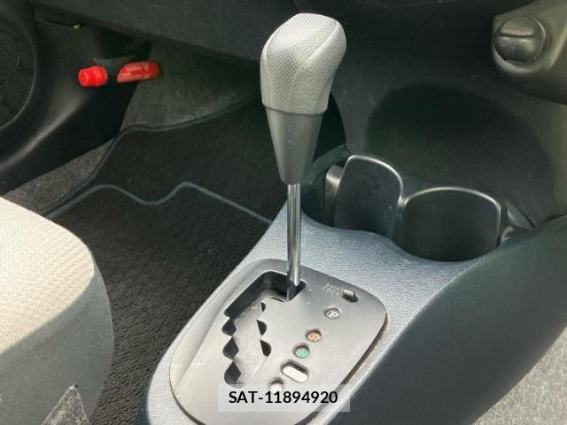 Toyota VITZ 2011-09 8056151-13