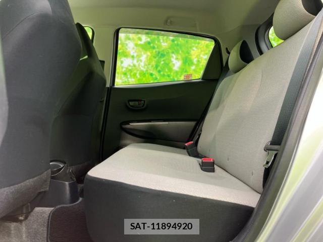 Toyota VITZ 2011-09 8056151-6
