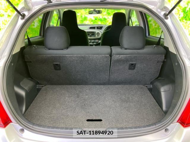 Toyota VITZ 2011-09 8056151-7