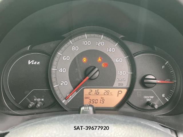 Toyota VITZ 2017-12 8056157-12