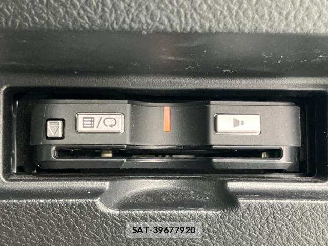 Toyota VITZ 2017-12 8056157-17