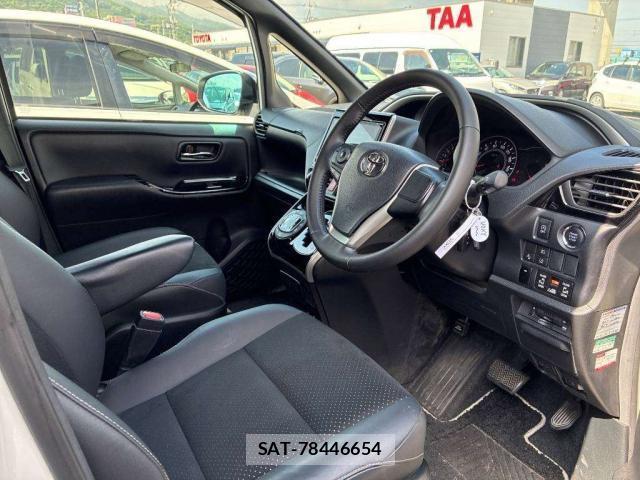 Toyota VOXY 2021-09 8053321-11