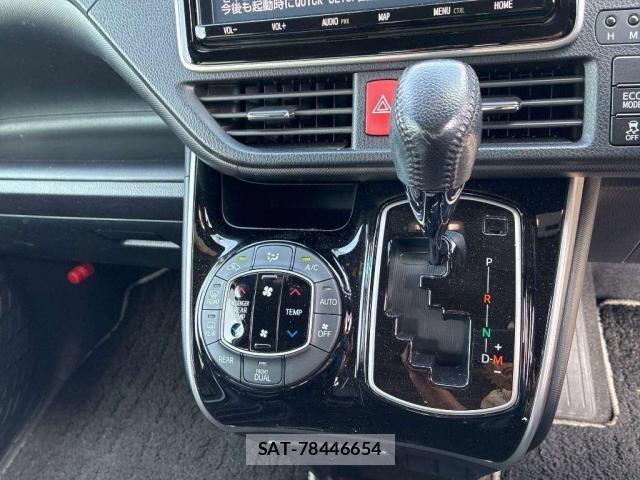 Toyota VOXY 2021-09 8053321-6
