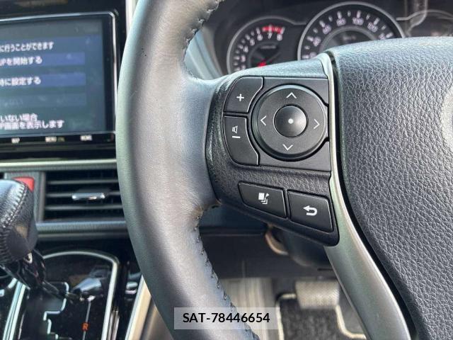 Toyota VOXY 2021-09 8053321-9