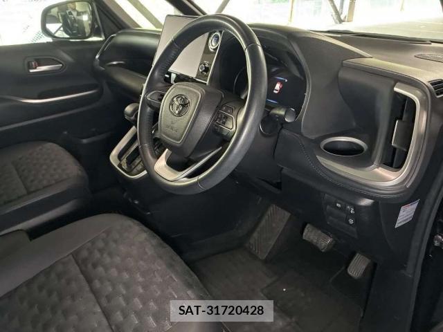 Toyota VOXY 2022-07 8053329-2