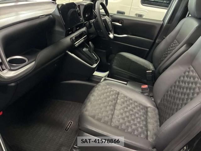 Toyota VOXY 2025-03 8053344-14