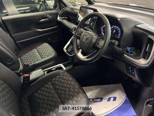 Toyota VOXY 2025-03 8053344-2