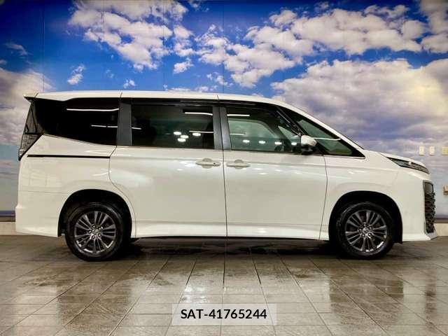 Toyota VOXY 2022-03 8053410-14