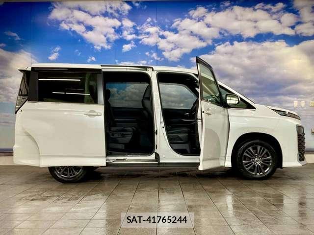 Toyota VOXY 2022-03 8053410-15