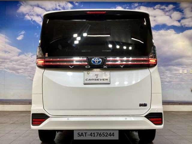 Toyota VOXY 2022-03 8053410-19