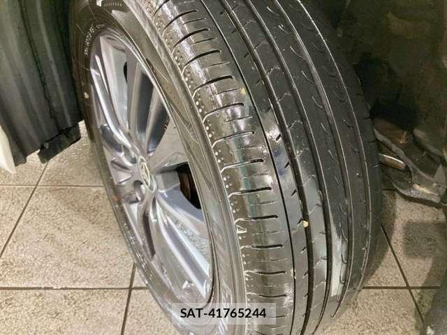 Toyota VOXY 2022-03 8053410-3