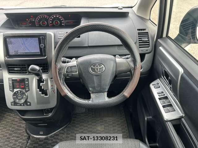 Toyota VOXY 2013-10 8053555-14