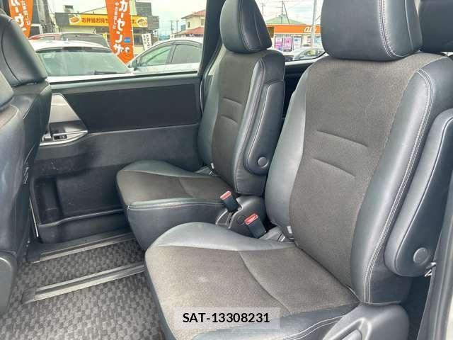 Toyota VOXY 2013-10 8053555-18