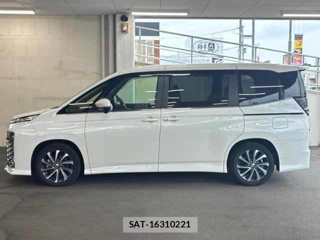 Toyota VOXY 2023-10 8053568-1
