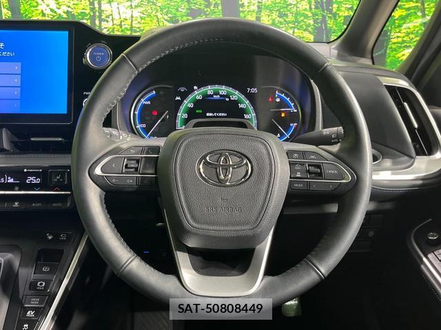 Toyota VOXY 2023-03 8053593-11