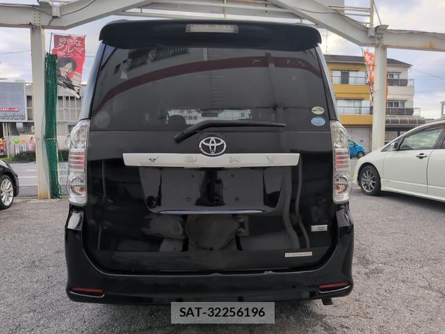 Toyota VOXY 2009-11 8053625-1