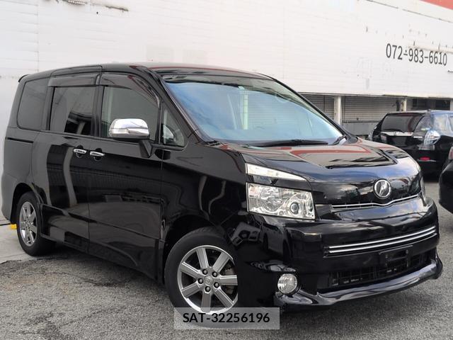Toyota VOXY 2009-11 8053625-12