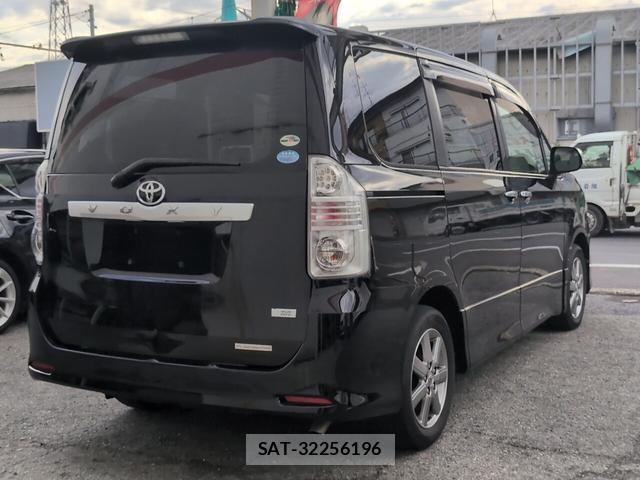 Toyota VOXY 2009-11 8053625-13