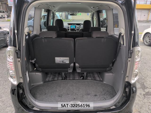 Toyota VOXY 2009-11 8053625-18