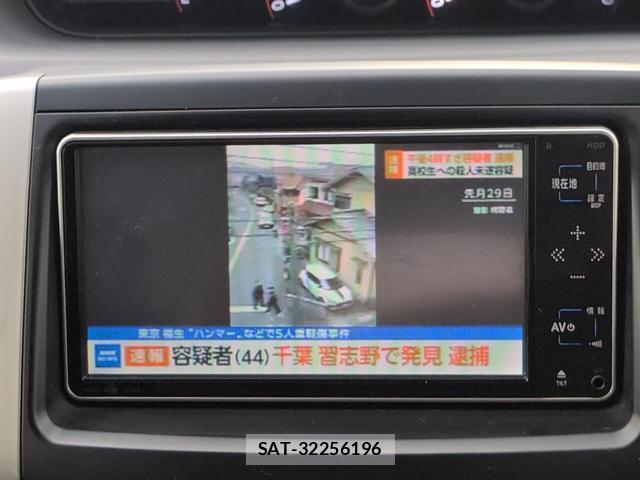 Toyota VOXY 2009-11 8053625-4