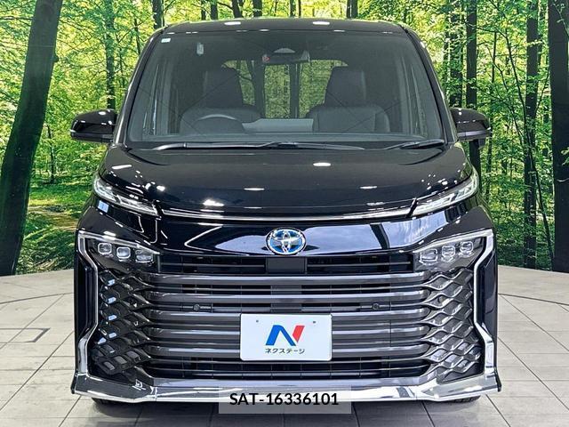 Toyota VOXY 2022-06 8053650-11