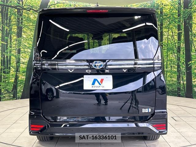 Toyota VOXY 2022-06 8053650-12