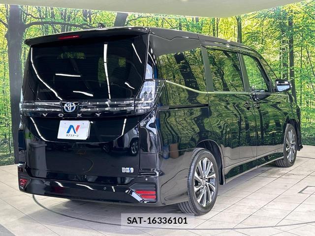 Toyota VOXY 2022-06 8053650-14