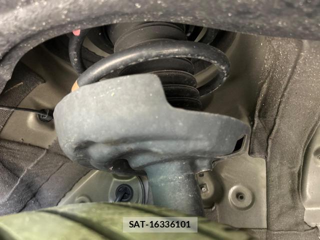Toyota VOXY 2022-06 8053650-17