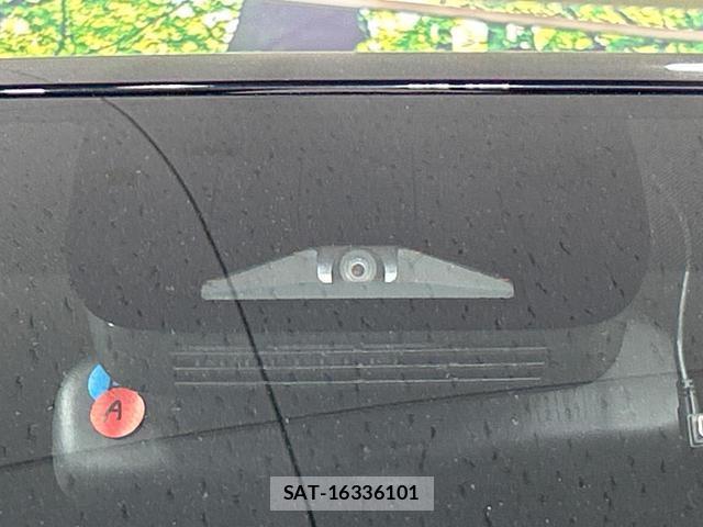 Toyota VOXY 2022-06 8053650-3