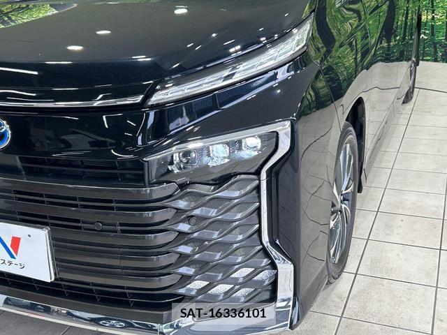 Toyota VOXY 2022-06 8053650-6