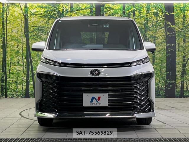 Toyota VOXY 2025-05 8053699-14