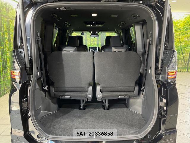 Toyota VOXY 2023-03 8053704-11