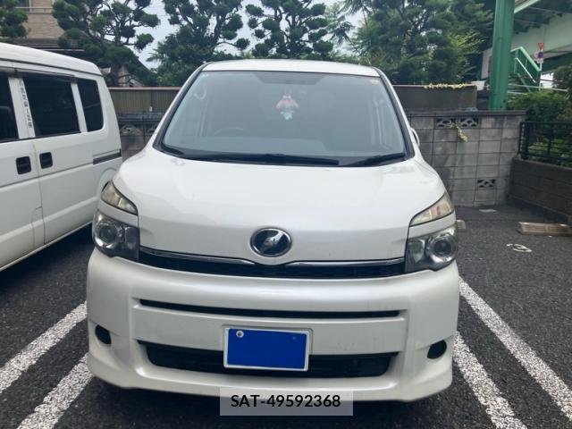 Toyota VOXY 2012-02 8053728-0