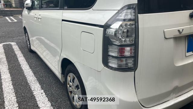Toyota VOXY 2012-02 8053728-12