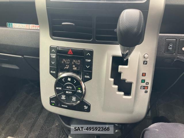 Toyota VOXY 2012-02 8053728-7