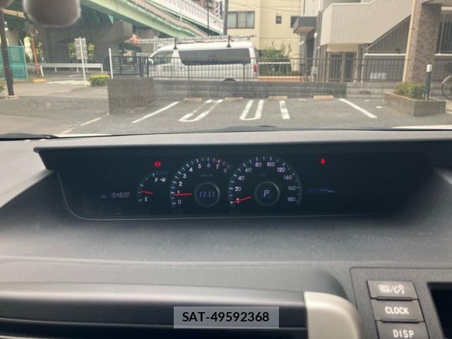 Toyota VOXY 2012-02 8053728-9