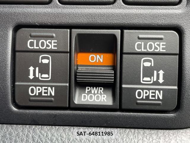 Toyota VOXY 2020-02 8053735-3