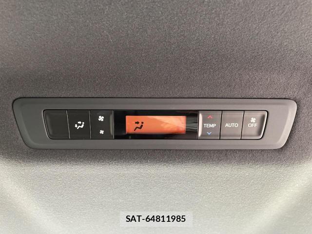 Toyota VOXY 2020-02 8053735-7